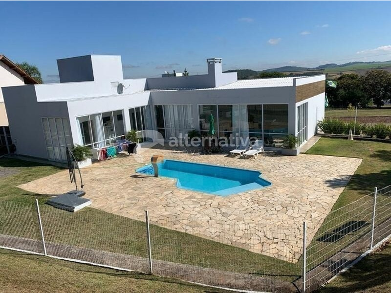 Casa à venda com 4 dormitórios, 3 banheiros, 3 vagas de garagens e 200m² de área privativa no bairro Espelho das Aguas