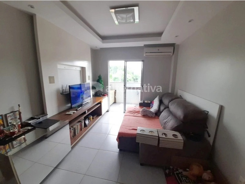 Apartamento à venda com 3 dormitórios, 2 banheiros, 2 vagas de garagens e 89m² de área privativa no bairro Santo Antônio