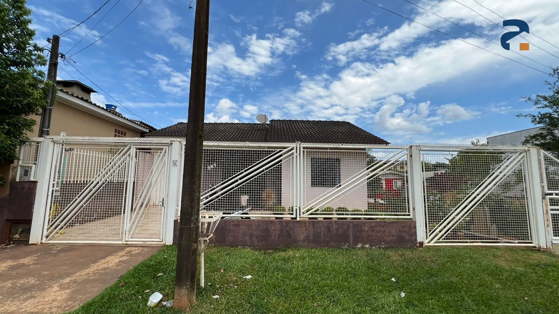 Casa à venda com 2 dormitórios, 1 banheiro, 1 vaga de garagem e 69m² de área privativa no bairro Eldorado