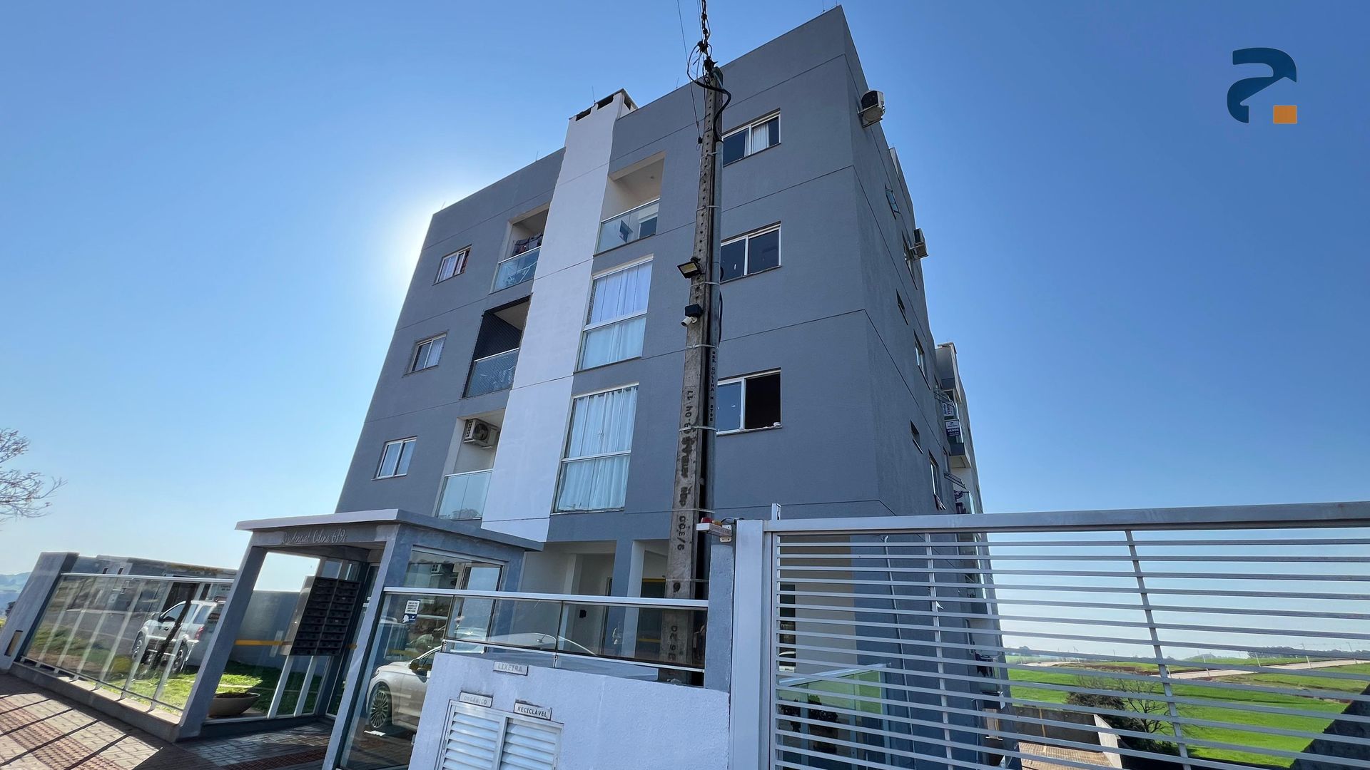 Apartamento à venda com 2 dormitórios, 1 banheiro e 1 vaga de garagem no bairro Belvedere