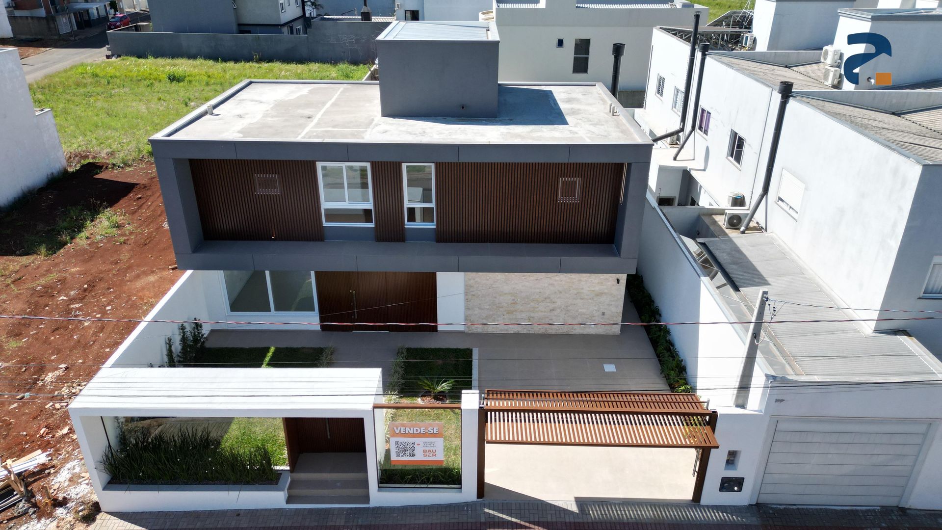 Casa à venda com 4 dormitórios, 2 vagas de garagens e 266m² de área privativa no bairro Paraíso