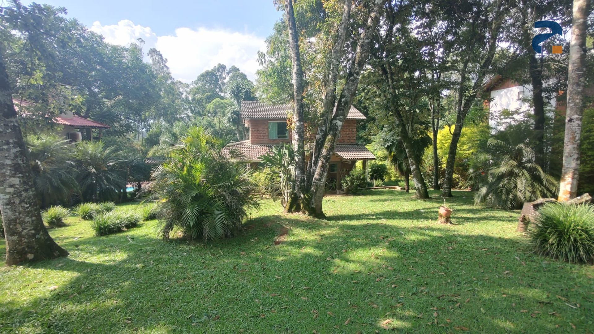 Casa à venda com 3 dormitórios, 1 banheiro e 169m² de área privativa no bairro Villagos
