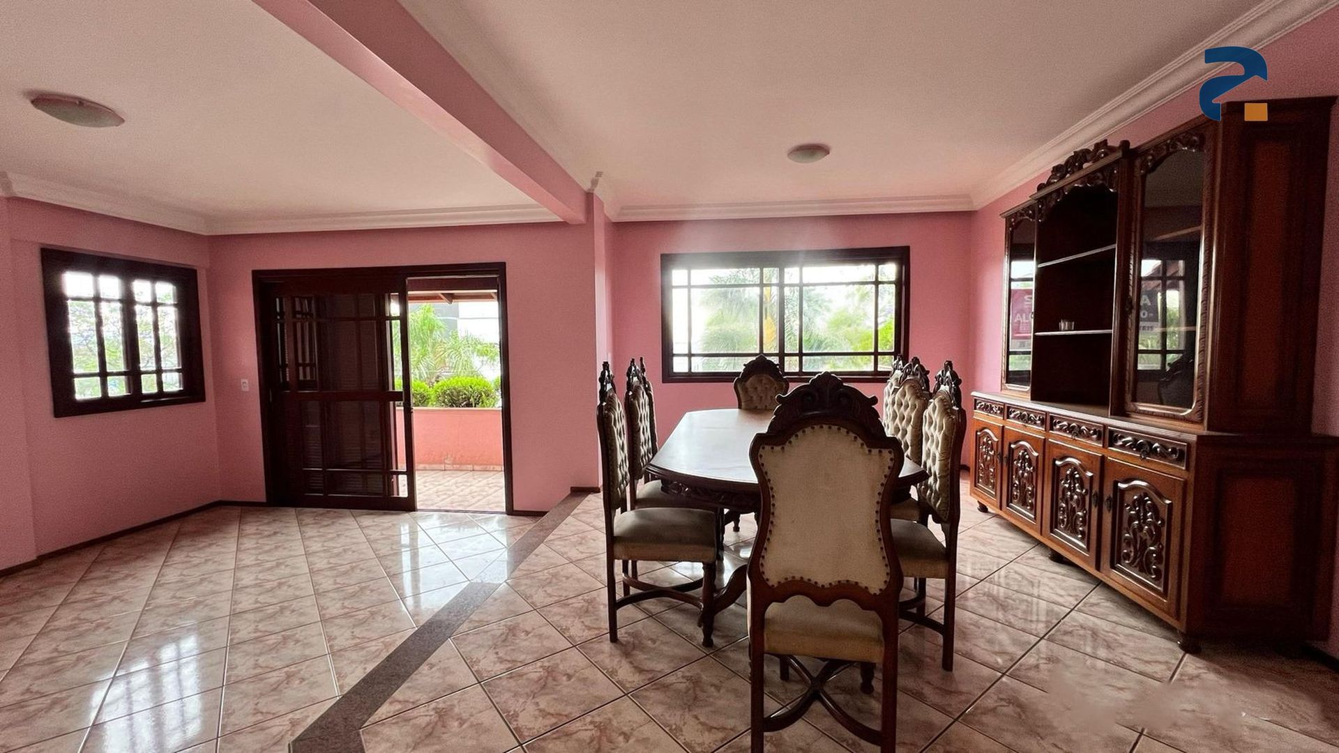 Casa para alugar com 4 dormitórios, 1 banheiro, 4 vagas de garagens e 400m² de área privativa no bairro Centro