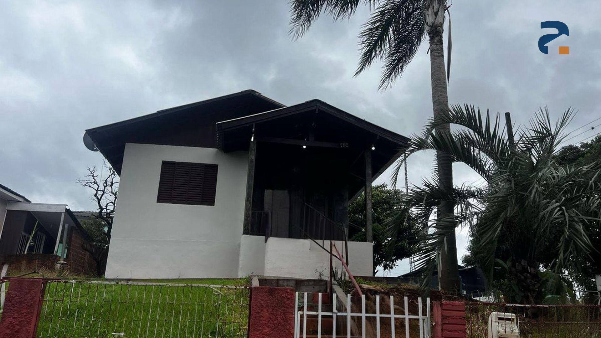 Casa para alugar com 3 dormitórios, 2 banheiros, 1 vaga de garagem e 166m² de área privativa no bairro São Cristóvão