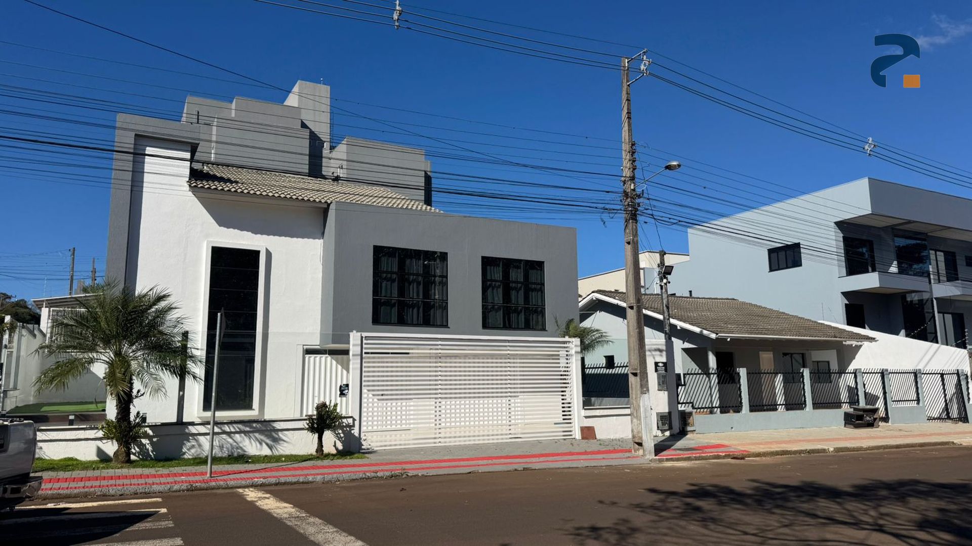 Casa para alugar com 3 dormitórios, 1 banheiro, 3 vagas de garagens e 247m² de área privativa no bairro Passo dos Fortes
