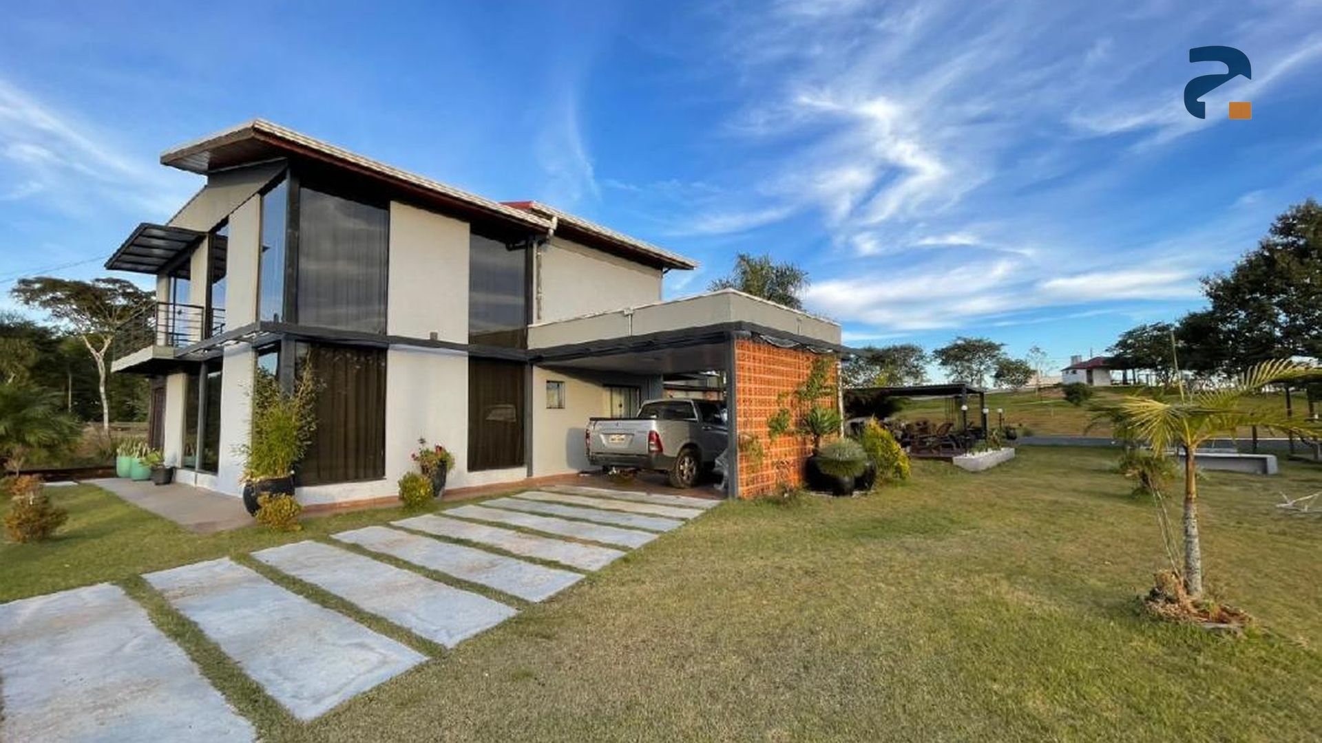 Casa à venda com 3 dormitórios, 1 banheiro, 2 vagas de garagens e 300m² de área privativa no bairro Bouganville