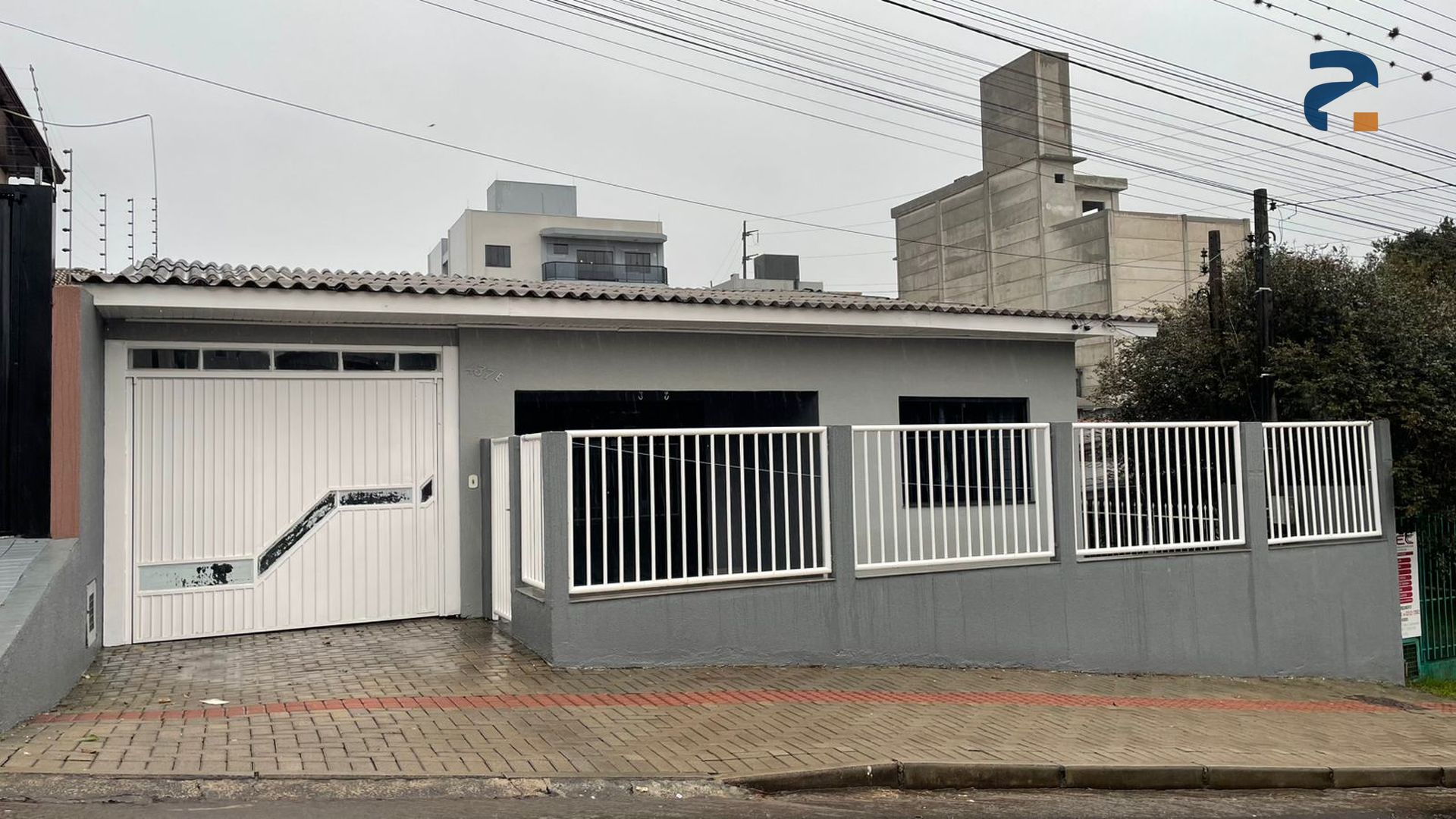 Casa para alugar com 3 dormitórios, 1 banheiro, 2 vagas de garagens e 130m² de área privativa no bairro Bela Vista