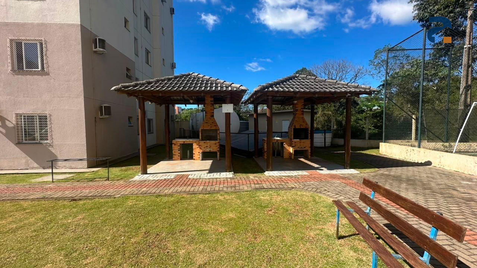 Apartamento à venda com 2 dormitórios, 1 banheiro, 1 vaga de garagem e 55m² de área privativa no bairro Bom Pastor
