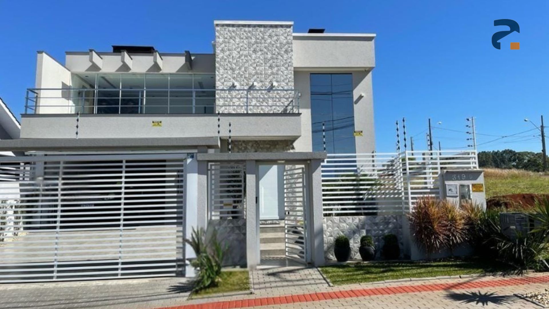 Casa para alugar com 3 dormitórios, 4 banheiros, 4 vagas de garagens e 316m² de área privativa no bairro Desbravador