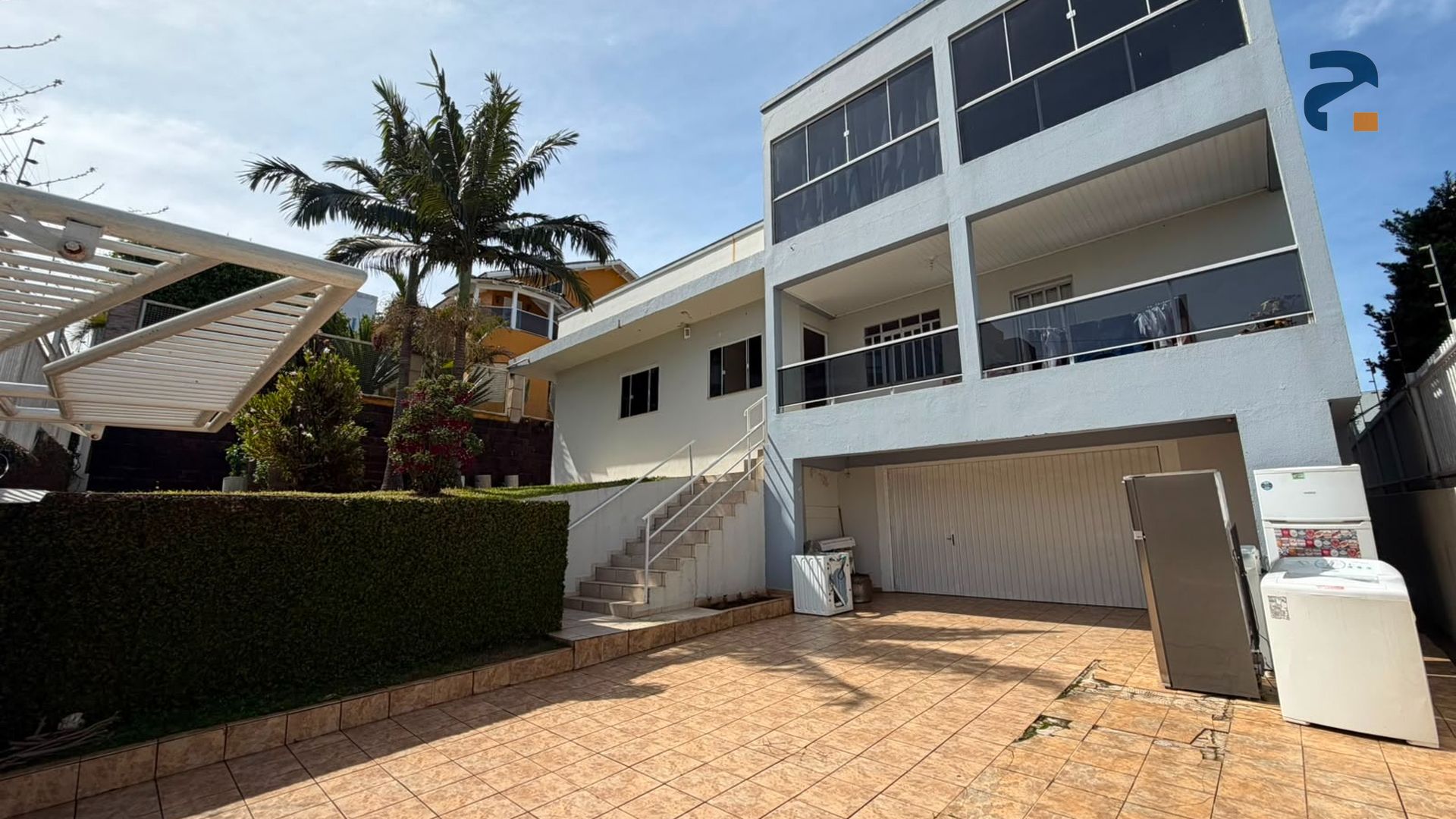 Casa para alugar com 3 dormitórios, 1 banheiro, 2 vagas de garagens e 100m² de área privativa no bairro Santa Maria