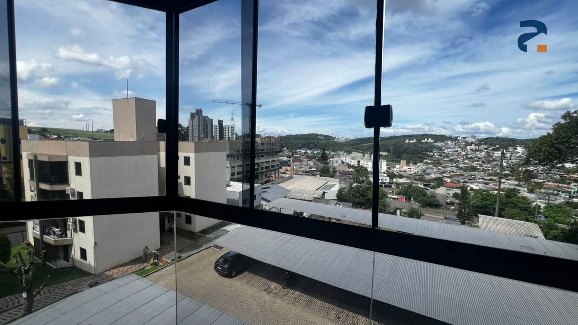Apartamento à venda com 2 dormitórios, 1 banheiro, 1 vaga de garagem e 60m² de área privativa no bairro Líder