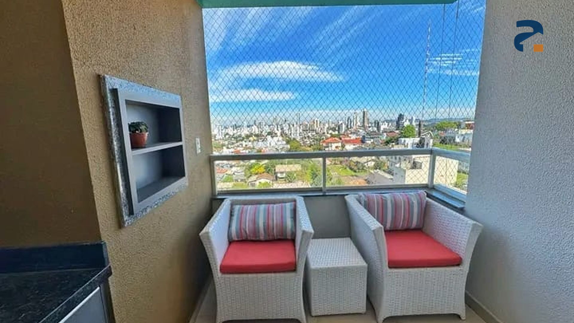 Apartamento à venda com 2 dormitórios, 1 banheiro, 1 vaga de garagem e 65m² de área privativa no bairro Presidente Médici